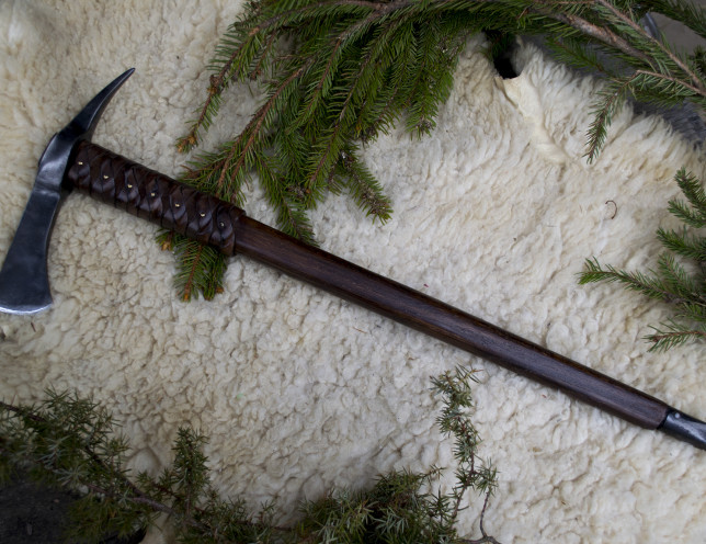 Bojová sekera s opletom